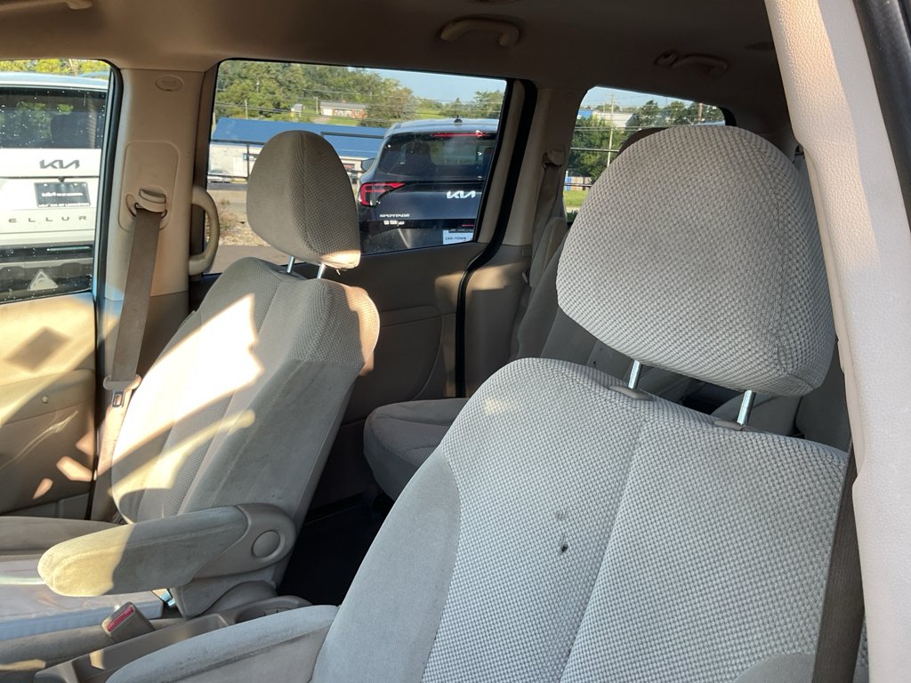 Used 2012 White Kia EX image 15