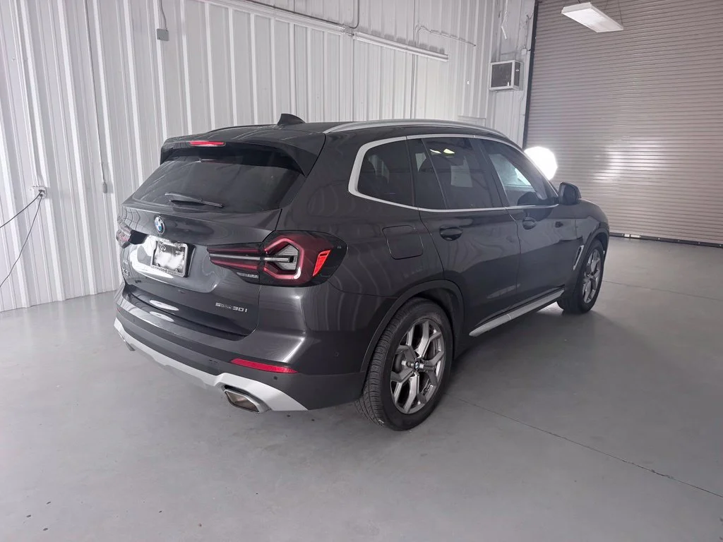 Used 2023 Dark Graphite BMW sDrive30i image 5