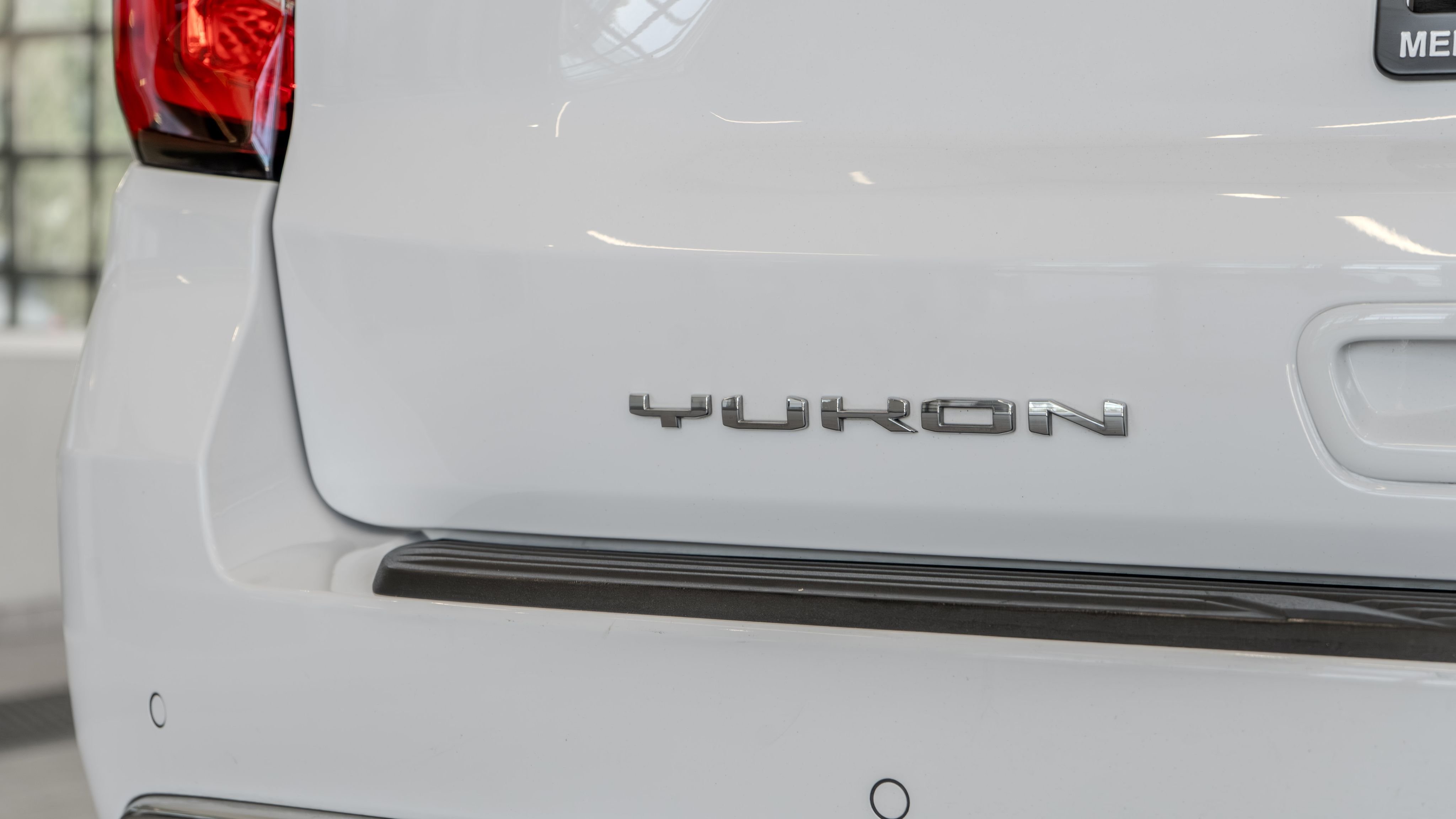 Used 2021 Summit White GMC Denali image 22