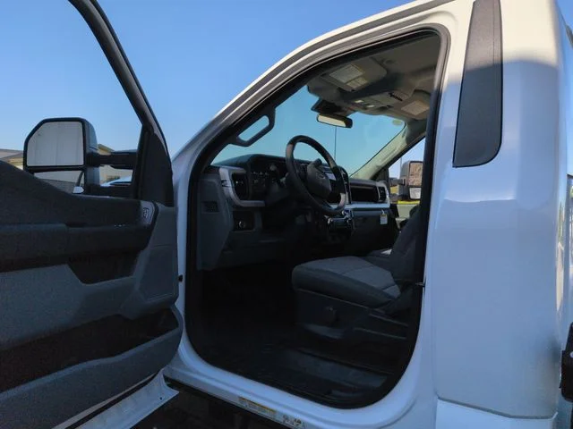 New 2026 Oxford White Ford XL image 9
