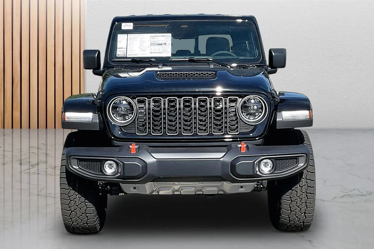 New 2026 Black Clear-Coat Exterior Paint Jeep Mojave image 3