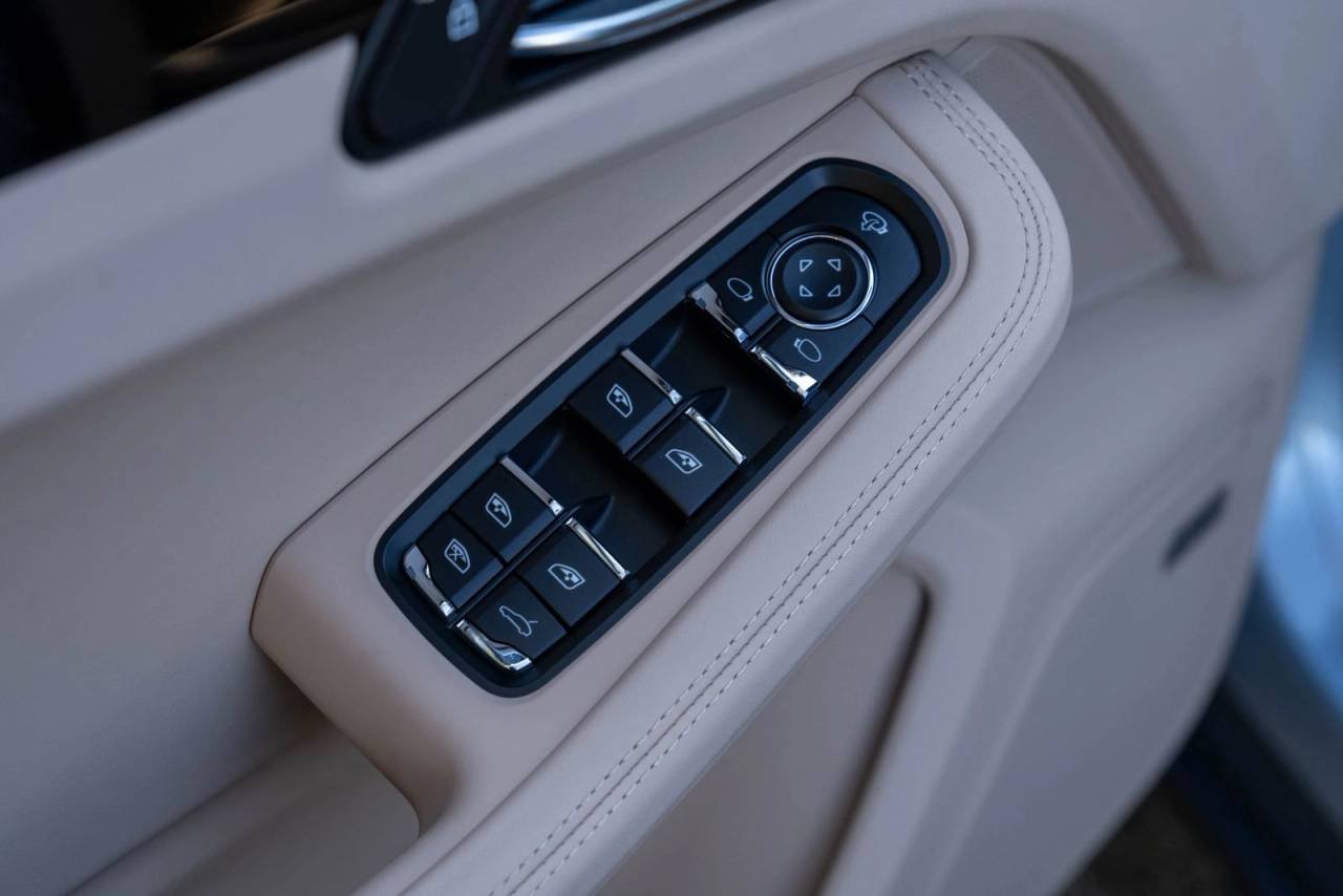 Used 2026  Porsche  image 21