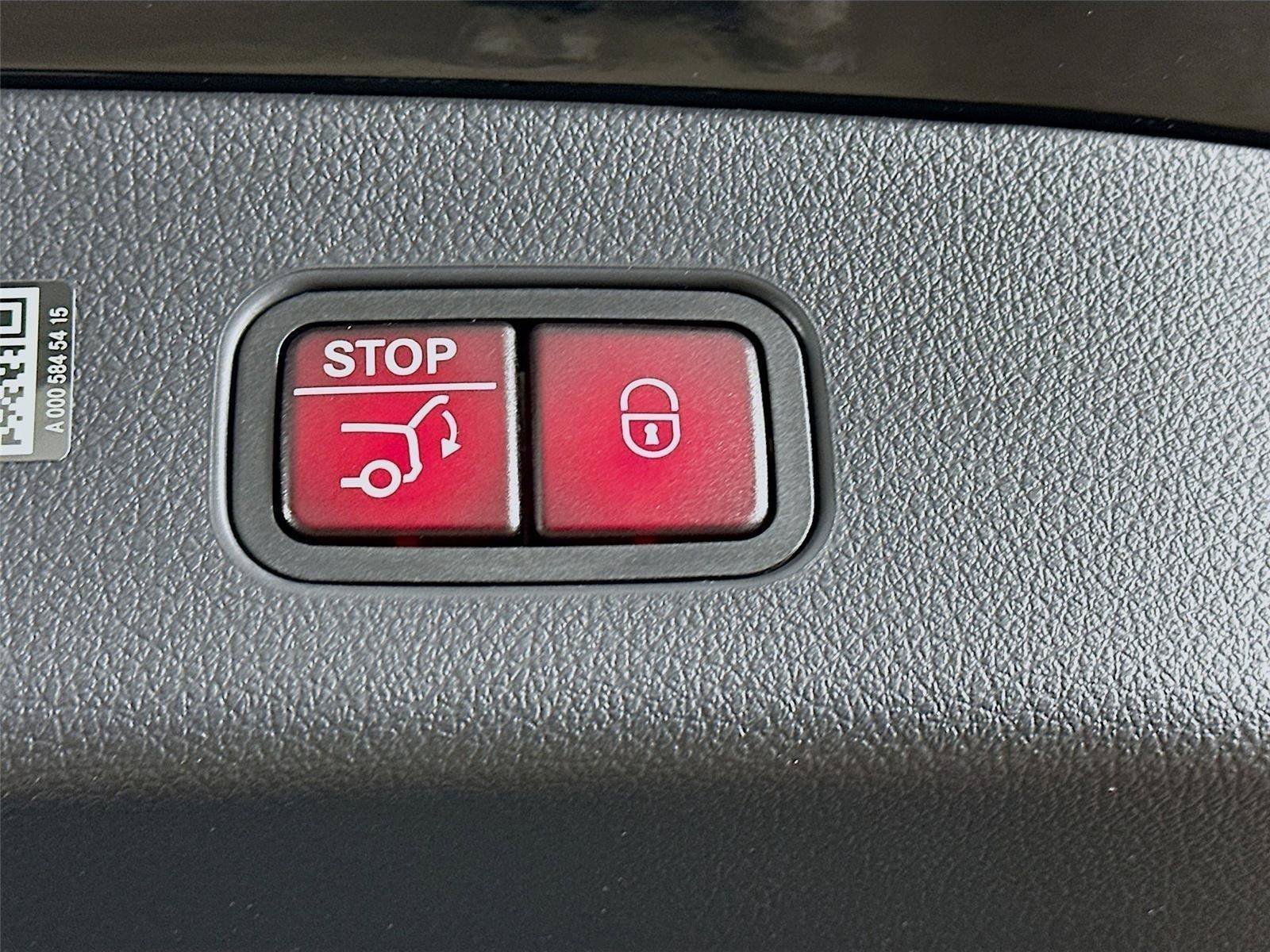 Used 2026  Mercedes-Benz GLC 300 image 34