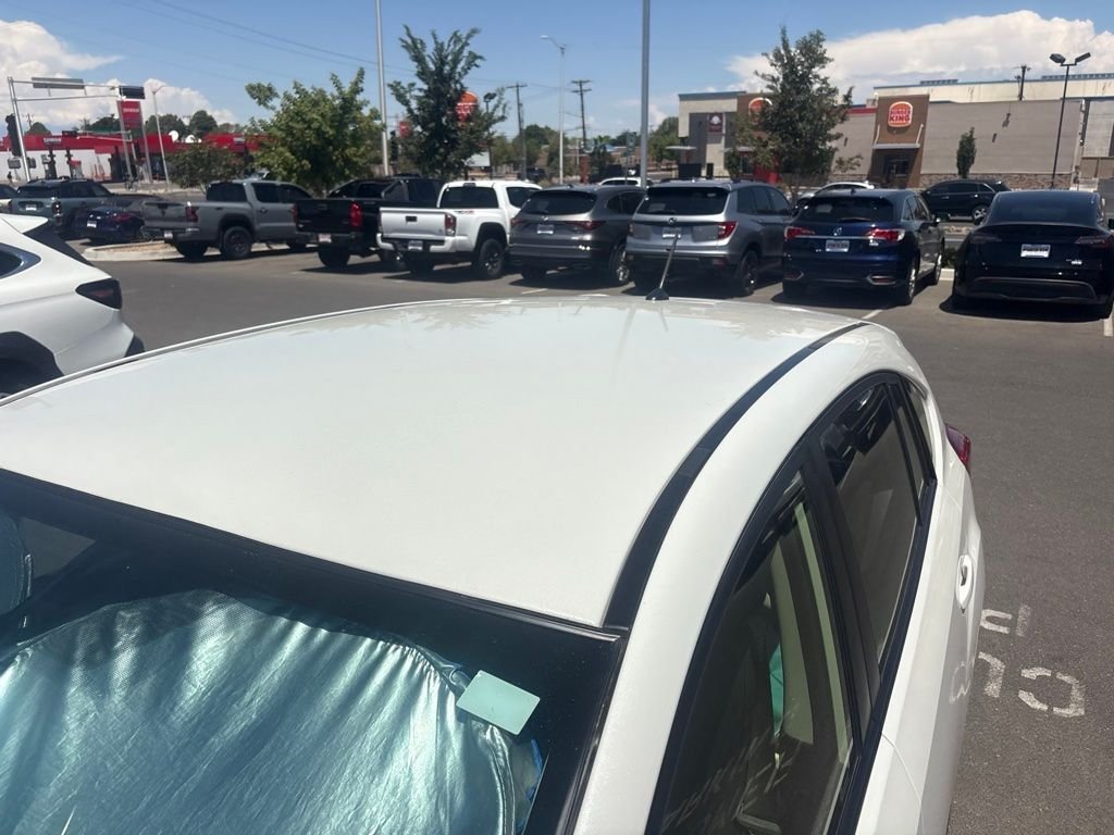 Used 2015 White Subaru 2.0i image 10