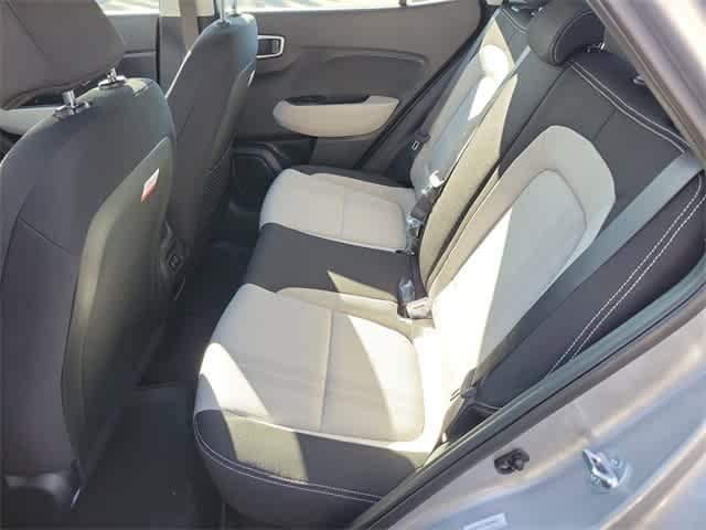 New 2026 Shimmering Silver Hyundai SEL image 23