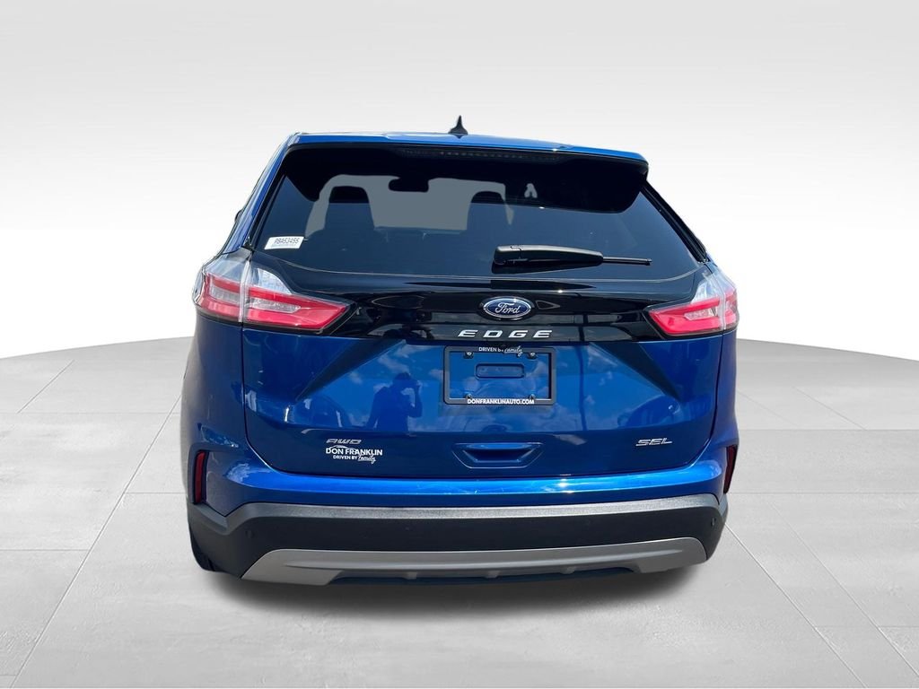 Used 2024 Blue Ford SEL image 4