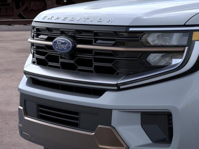 New 2026 Glacier Gray Metallic Tri-Coat Ford MAX King Ranch® image 40