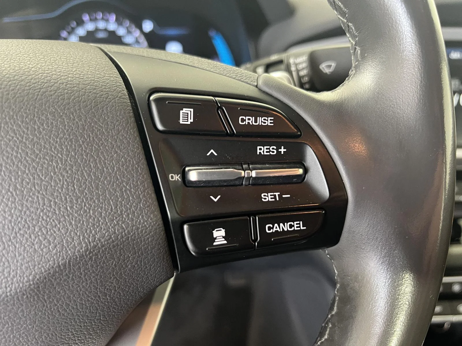 Used 2019 Ceramic White Hyundai Limited image 13