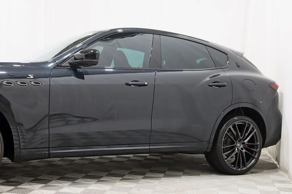 Used 2022 Black Maserati Modena image 4
