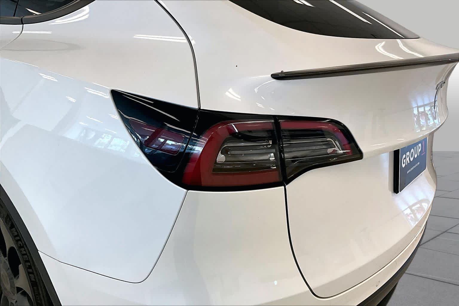 Used 2022 Pearl White Multi-Coat Tesla Performance image 25