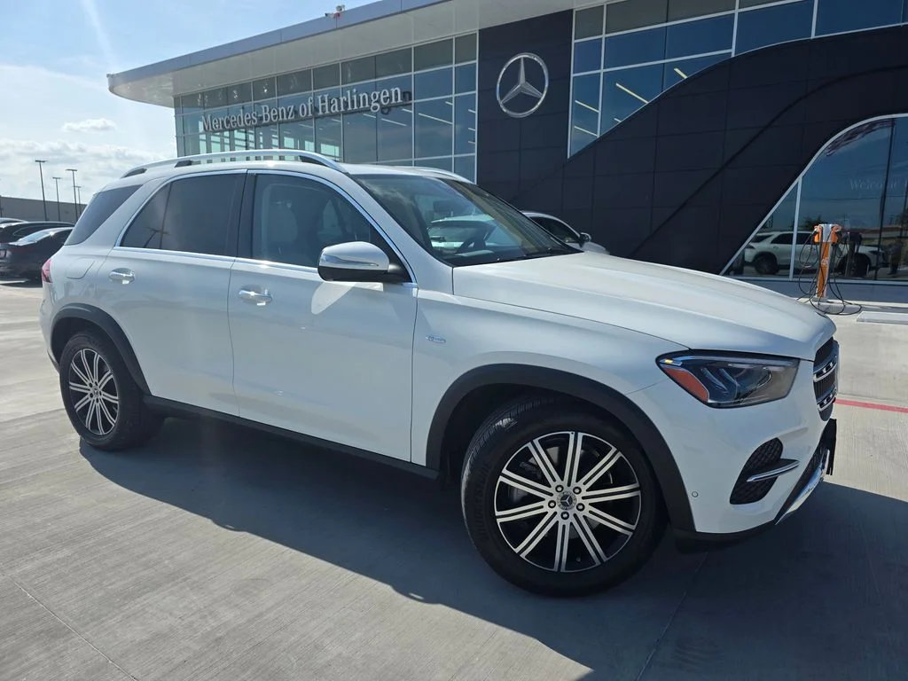 Used 2025 White Mercedes-Benz GLE 450e image 1