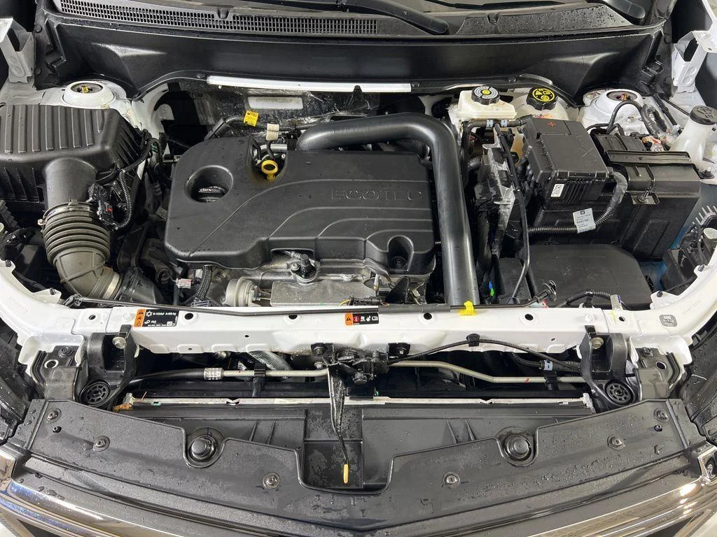 Used 2024 Summit White Chevrolet LT image 22