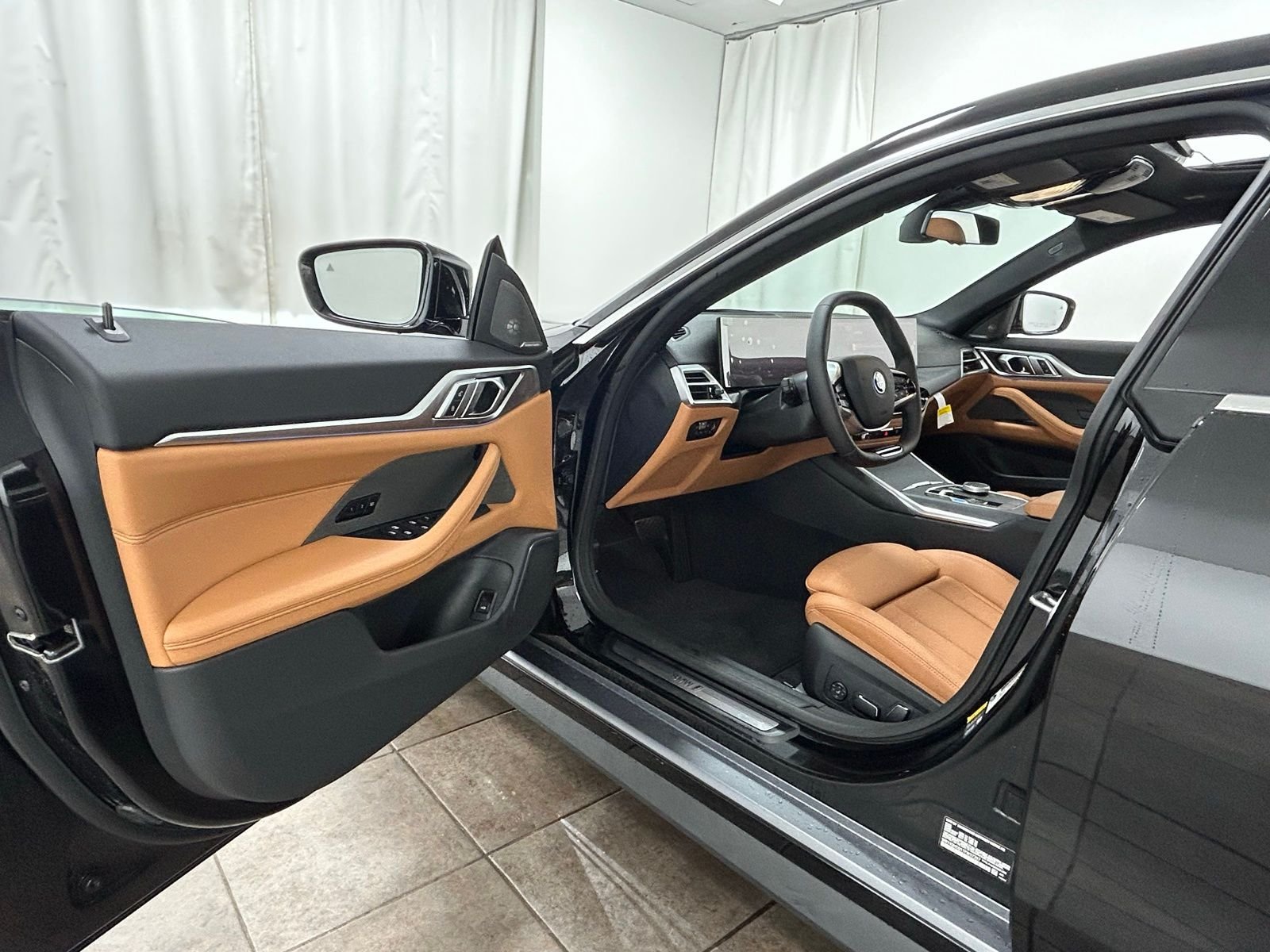 New 2026 Black Sapphire Metallic BMW xDrive40 image 38
