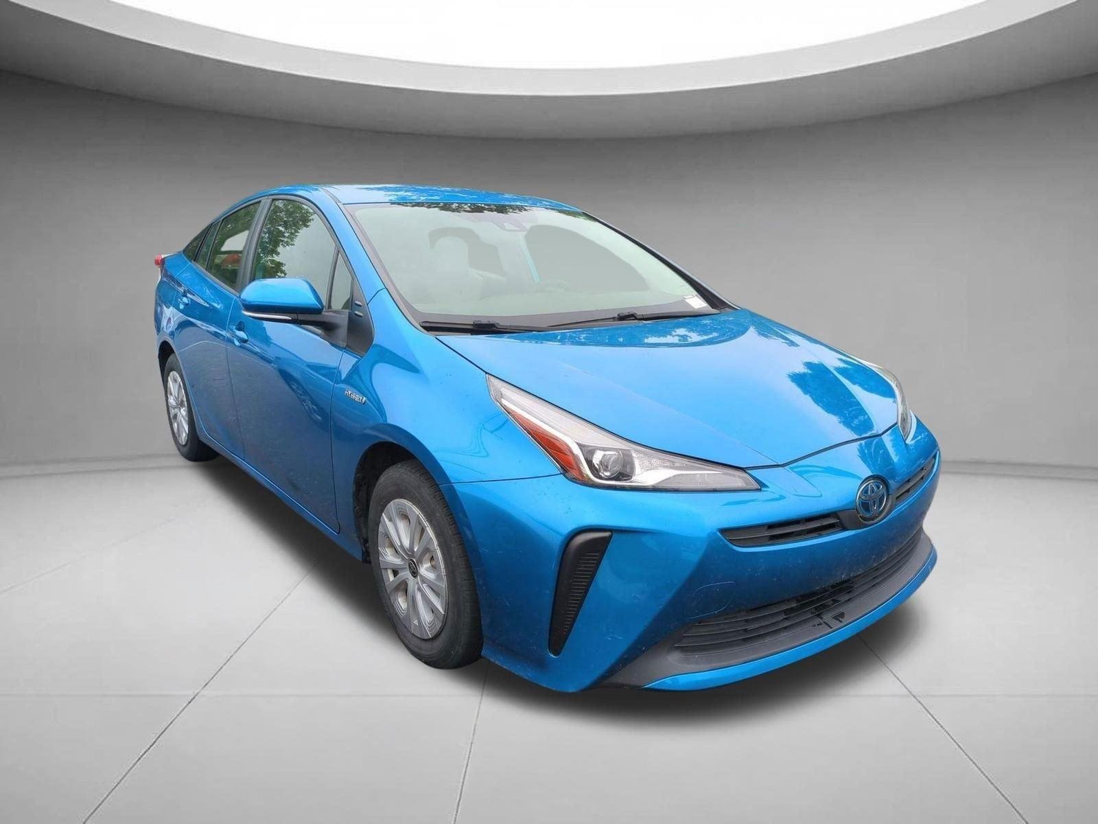 Used 2020 Electric Storm Blue Toyota XLE image 3