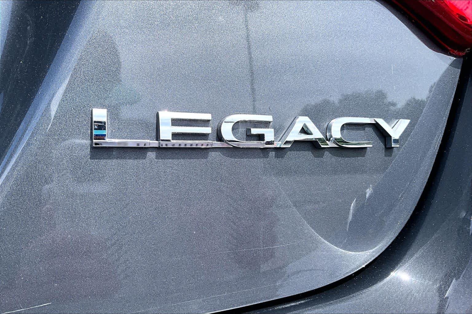 Used 2018 Magnetite Gray Metallic Subaru Premium image 10