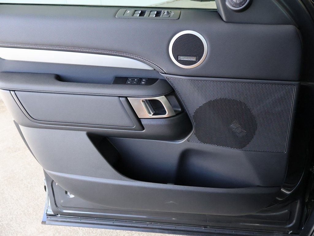 2025 Land Rover Discovery Dynamic SE - Photo 39