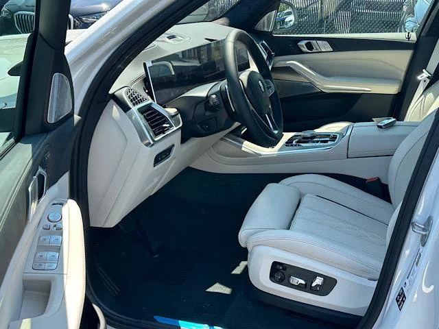 New 2027 Mineral White Metallic BMW xDrive40i image 4