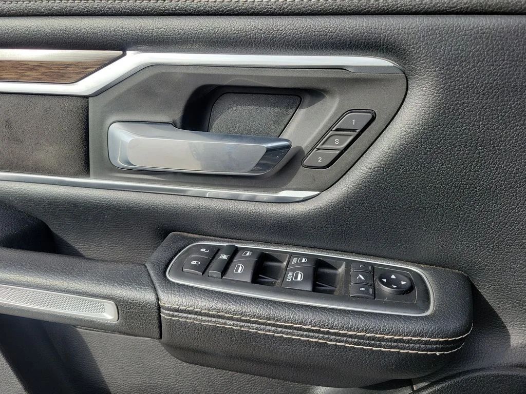 Used 2020 Billet Silver Metallic Ram Laramie image 12