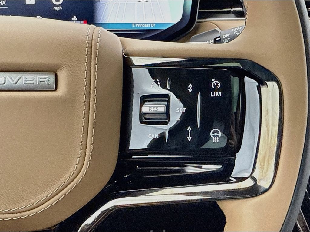 New 2026 Santorini Black Land Rover Dynamic SE image 13