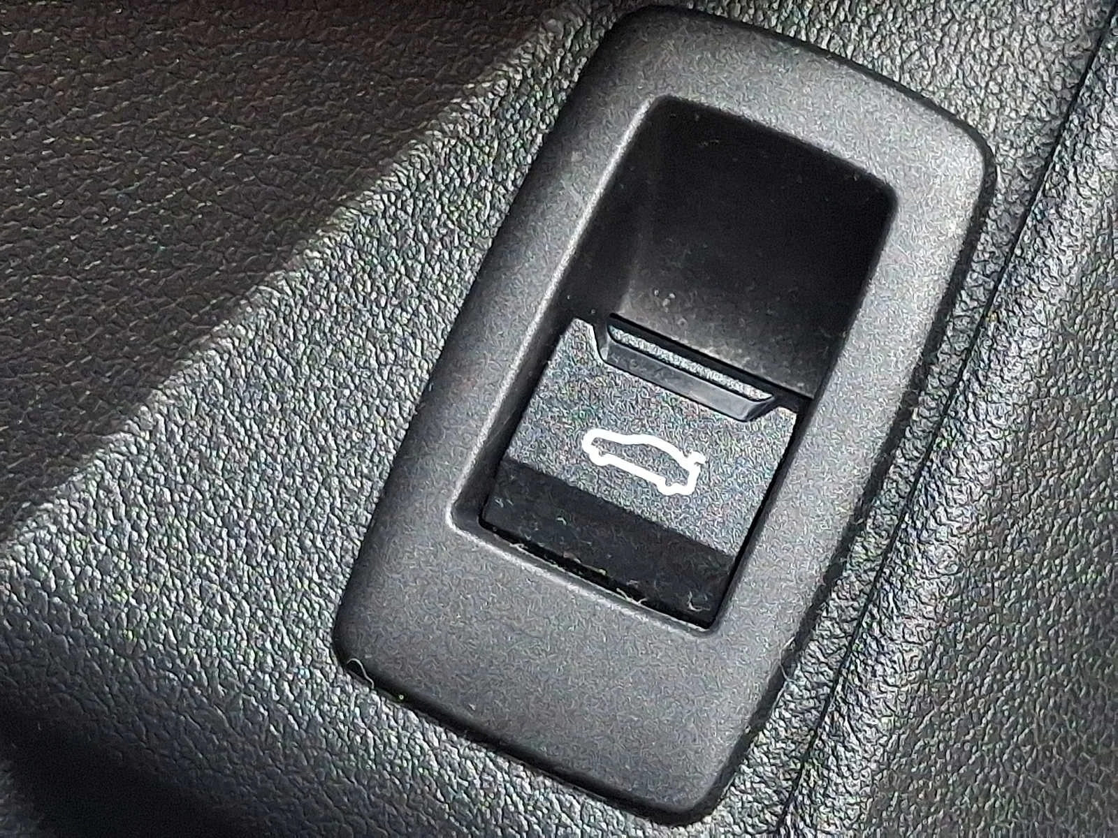 Used 2023 Black BMW xDrive28i image 24