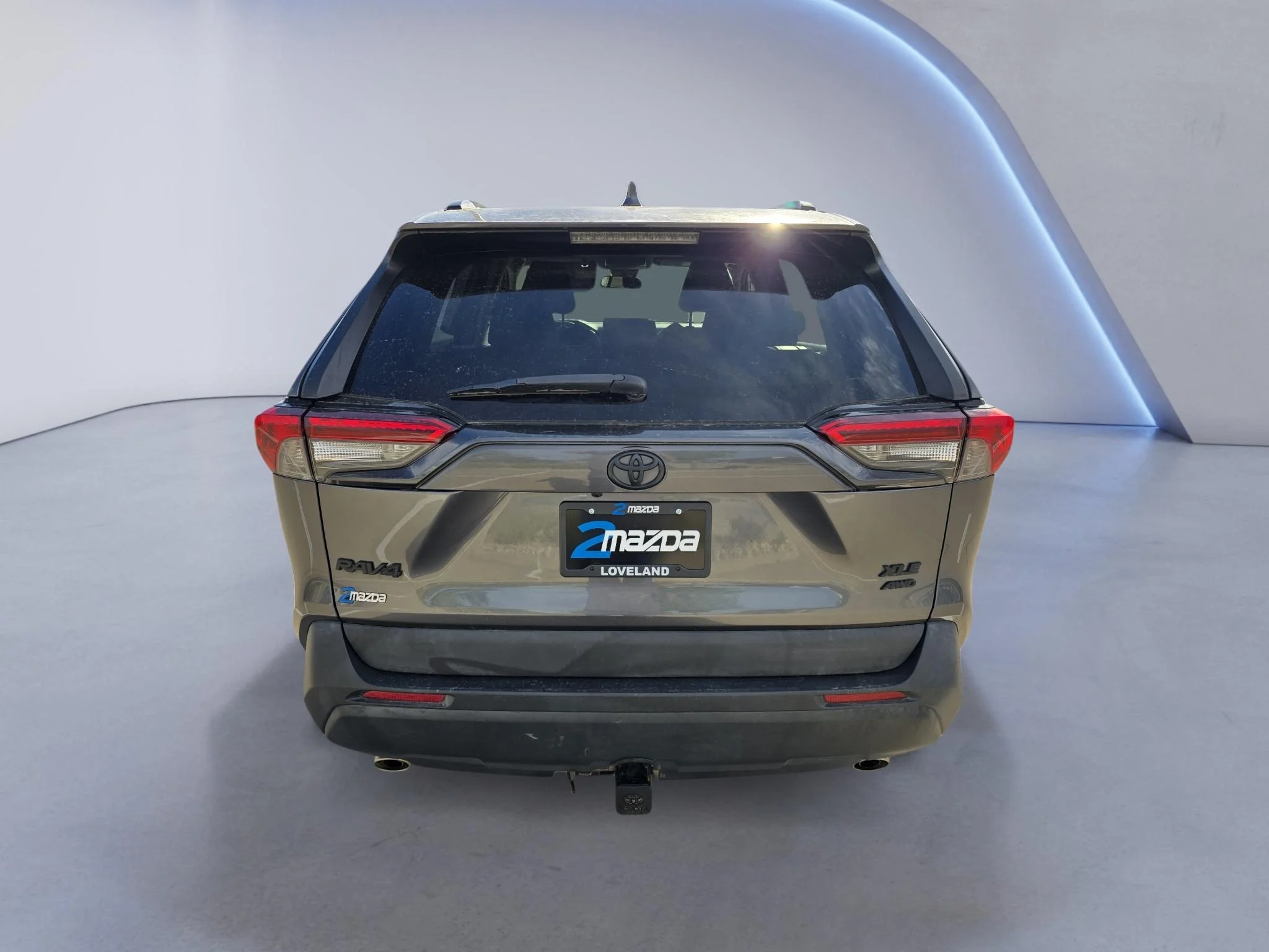 Used 2021 Magnetic Gray Metallic Toyota XLE image 4