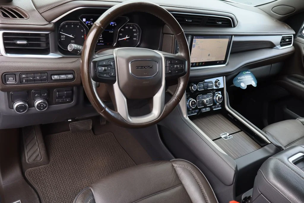 Used 2021 White GMC Denali image 12