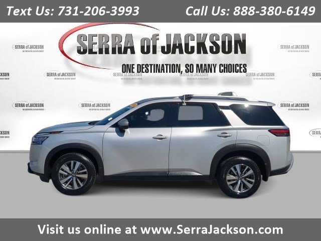 Used 2024  Nissan SL image 1