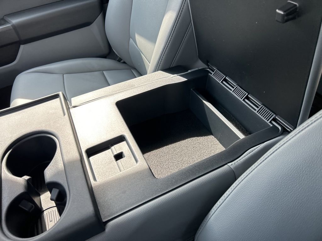 New 2026 Oxford White Ford XL image 31
