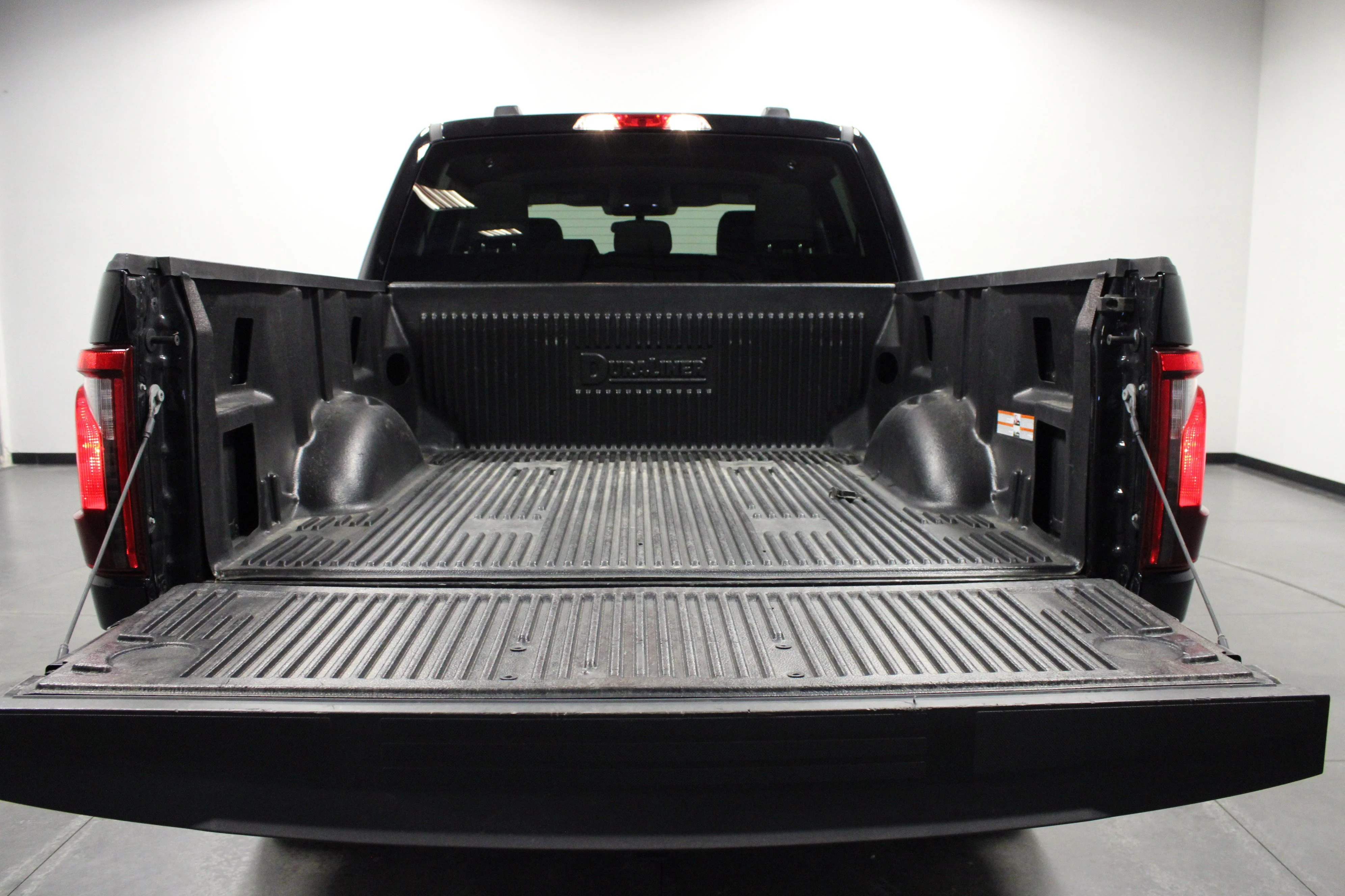 Used 2025 Agate Black Metallic Ford XLT image 14