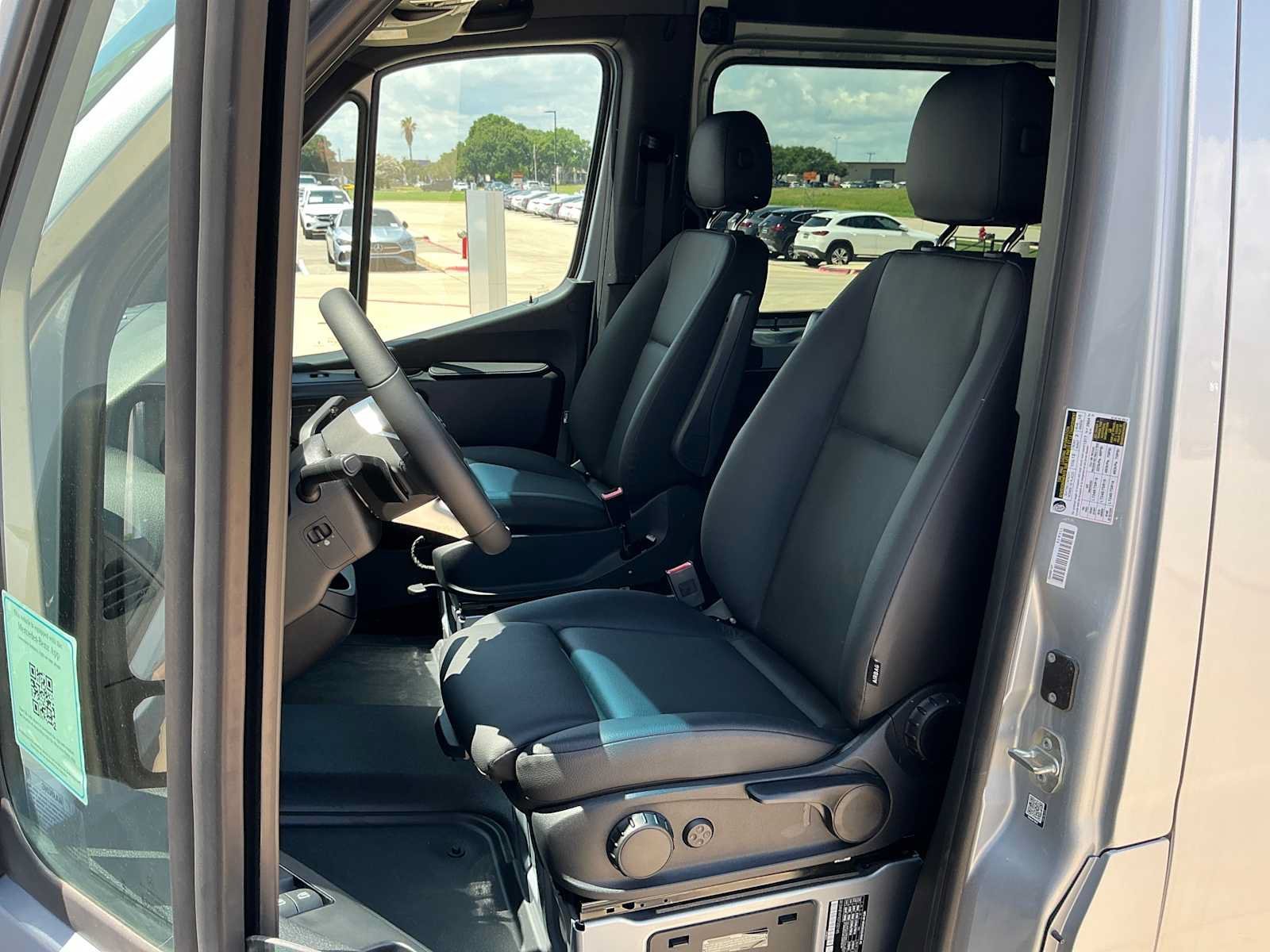 New 2025 High-tech silver metallic Mercedes-Benz  image 28