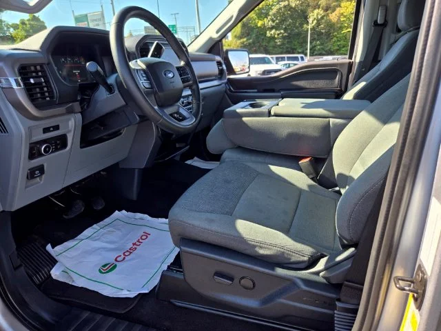 Used 2025 Silver Ford XLT image 10