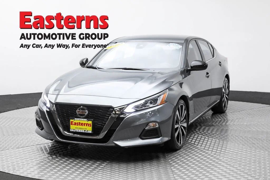 Used 2022 Gray Nissan 2.5 SR image 1