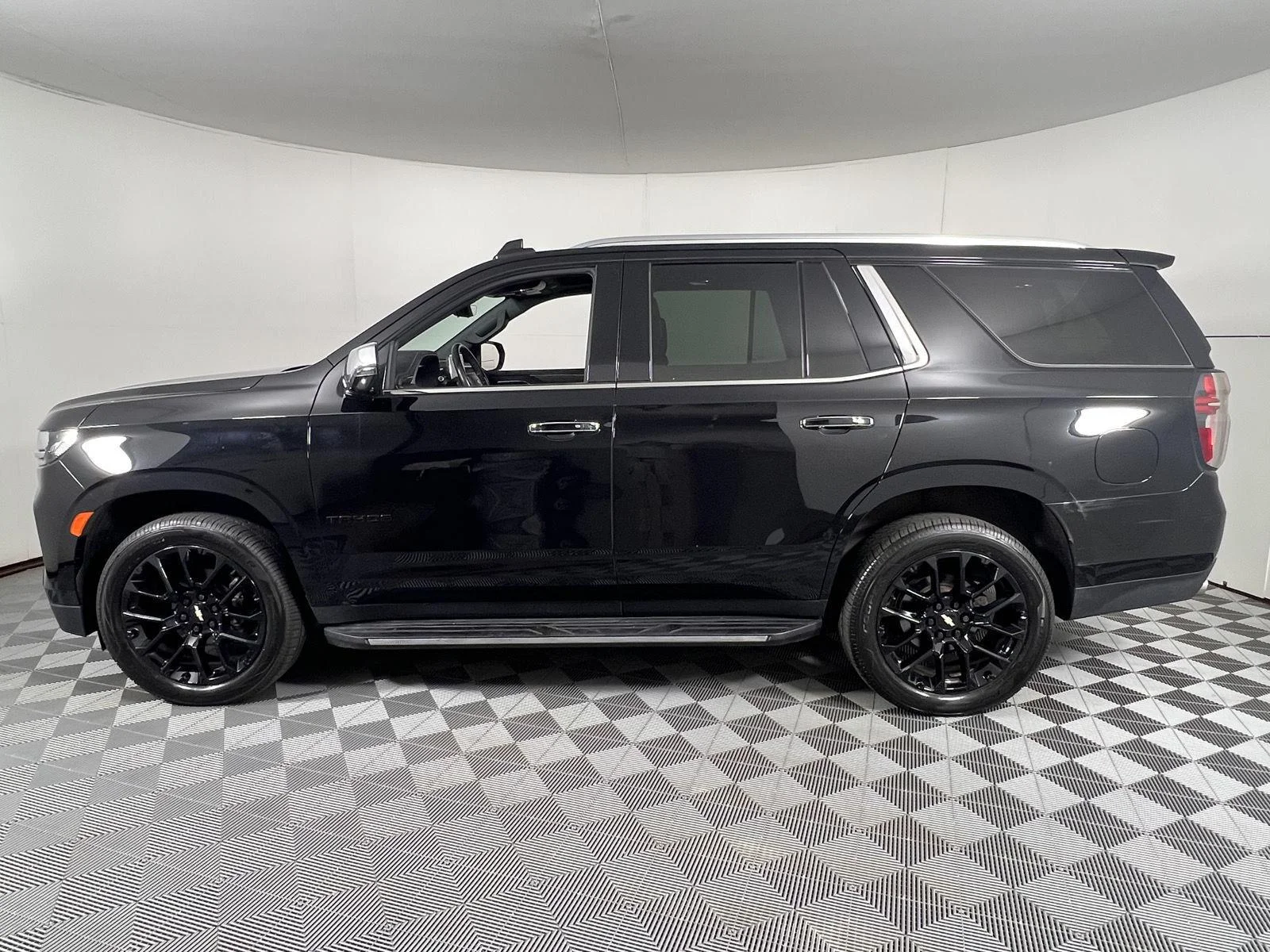 Used 2023 Black Chevrolet Premier image 8