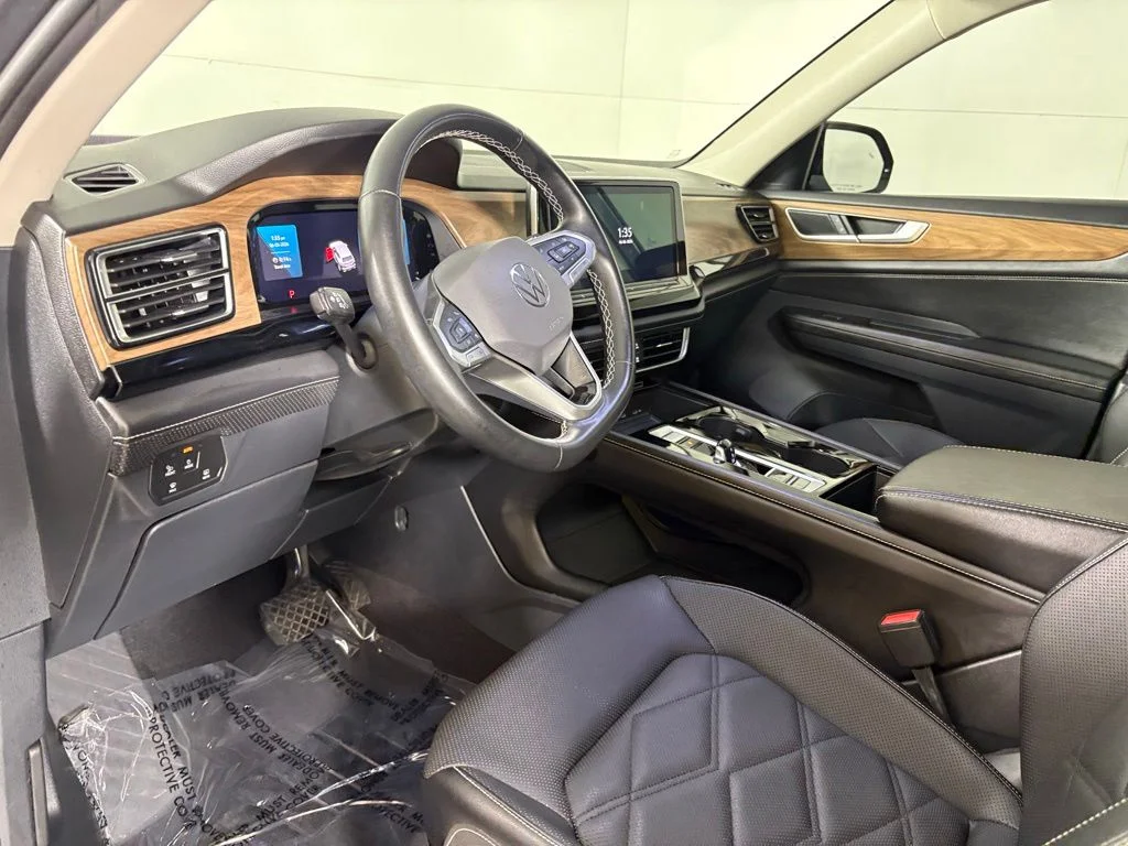 Used 2024 Gray Volkswagen 2.0T SE w/Technology image 23