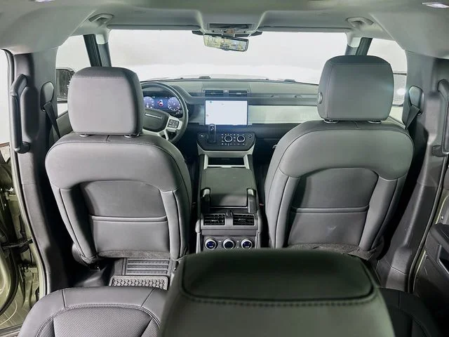 Used 2025 Green Land Rover S image 24