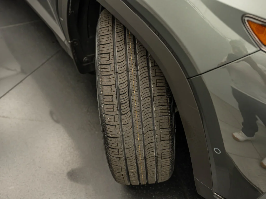 Used 2024 Amazon Gray Hyundai Limited image 54