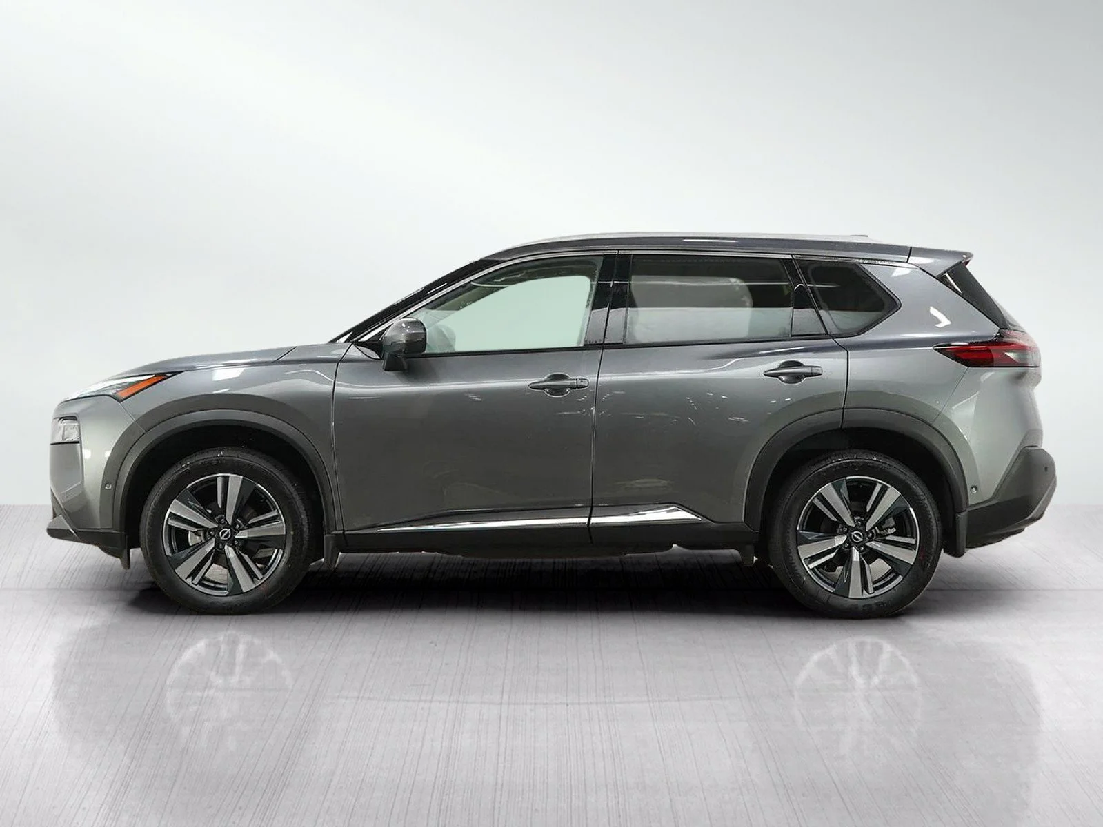 Used 2023 Nissan Rogue SL with VIN JN8BT3CB5PW486542 for sale in Burnsville, Minnesota