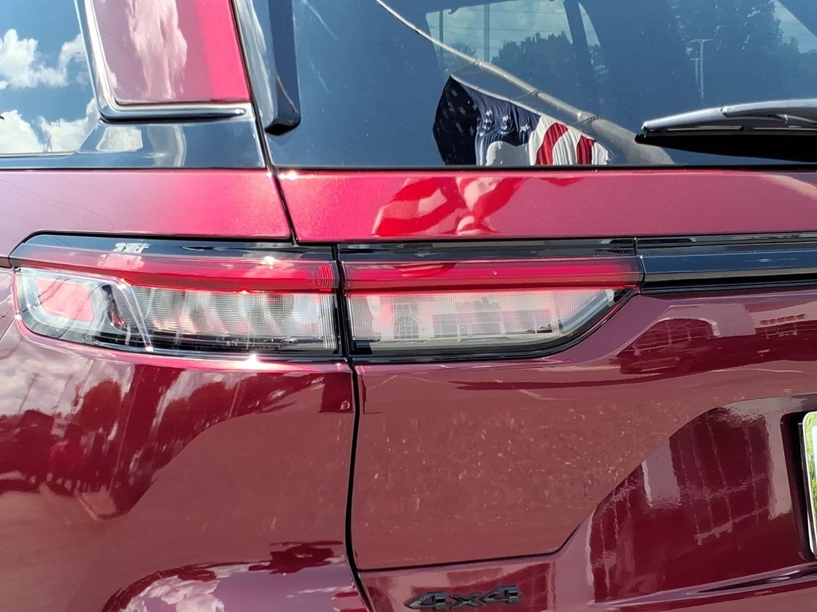Used 2023 Velvet Red Pearlcoat Jeep Limited image 18