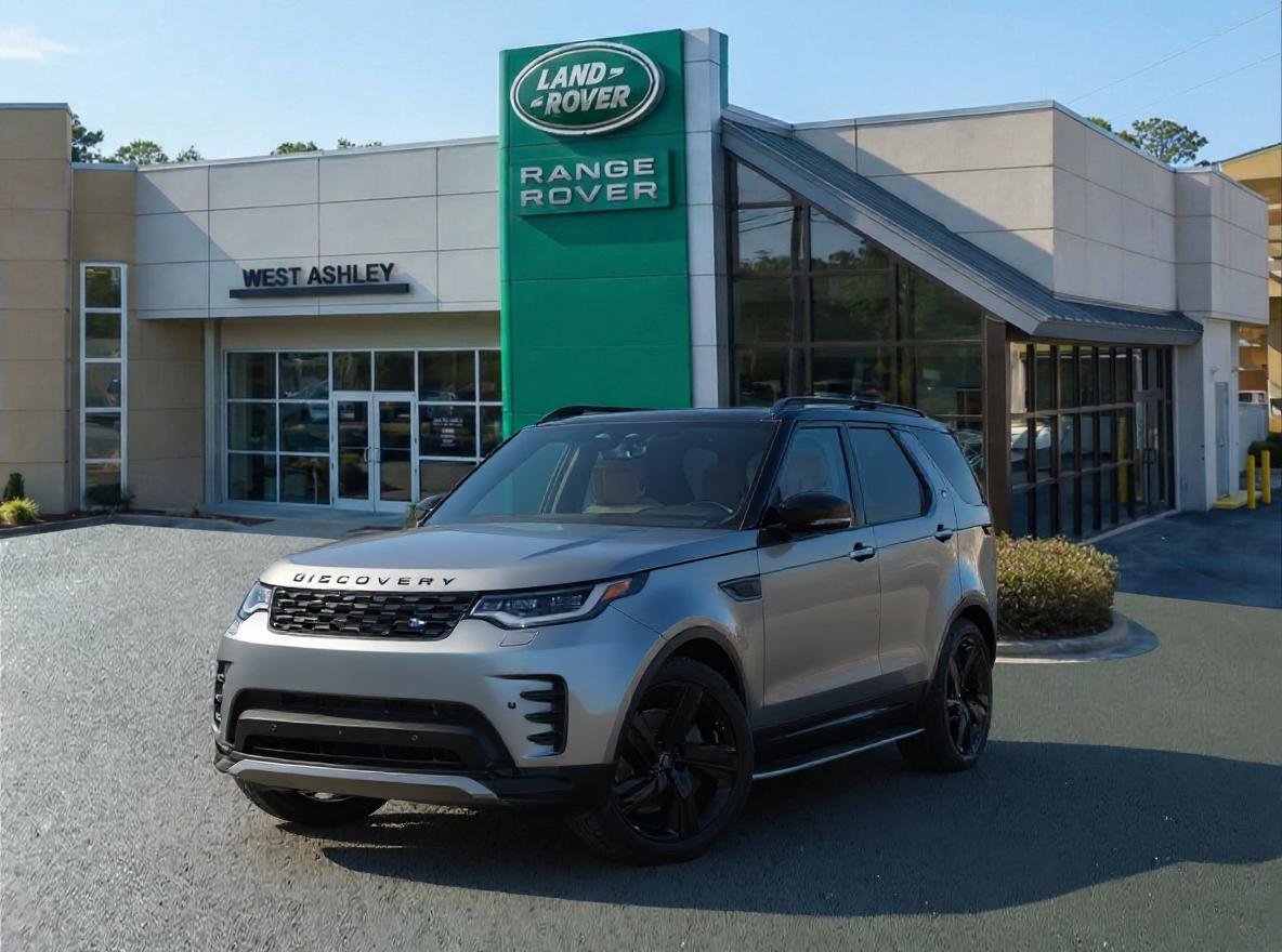 New 2026 Fuji White Land Rover  image 1
