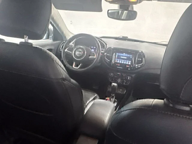 Used 2020 Silver Jeep Latitude image 22