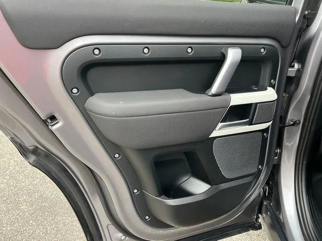 Used 2022 Gray Land Rover X-Dynamic SE image 21