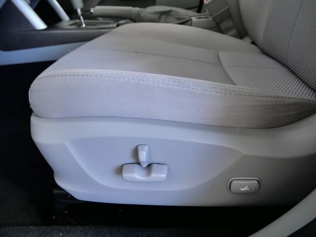 Used 2011 White Subaru 2.5X image 17