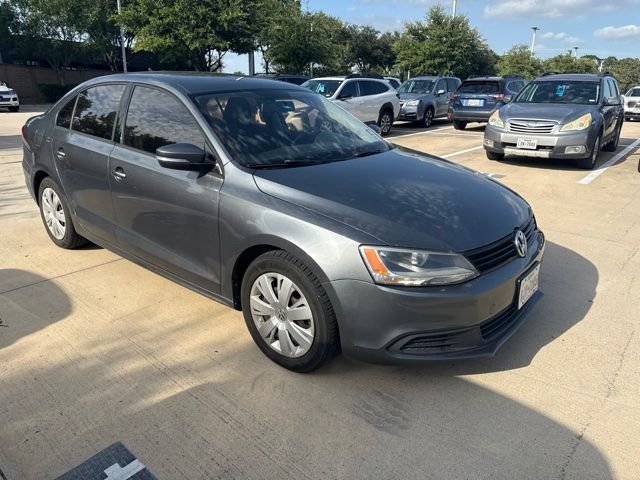 Used 2014  Volkswagen 1.8T SE image 1
