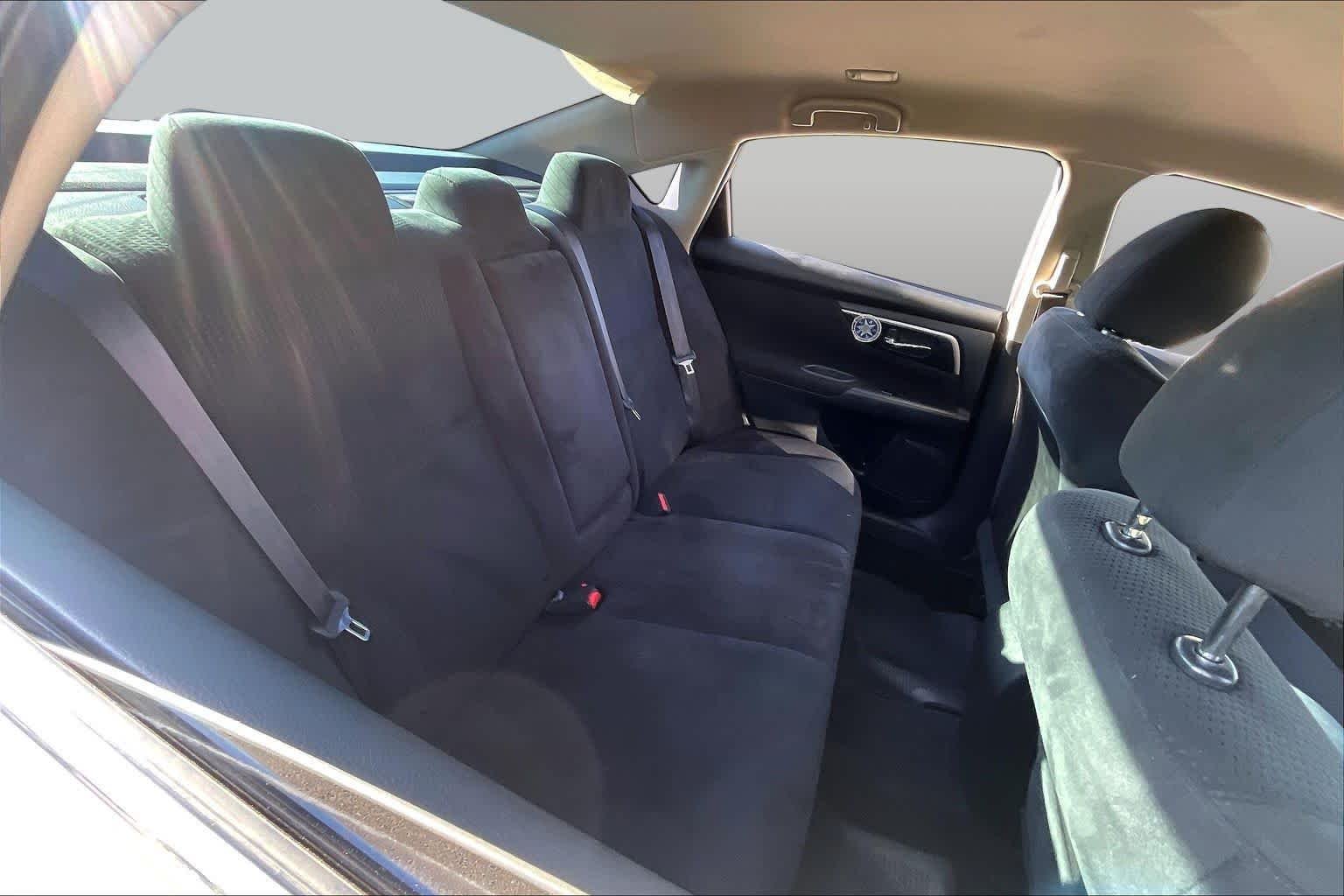 Used 2015 Pearl White Nissan 2.5 S image 17