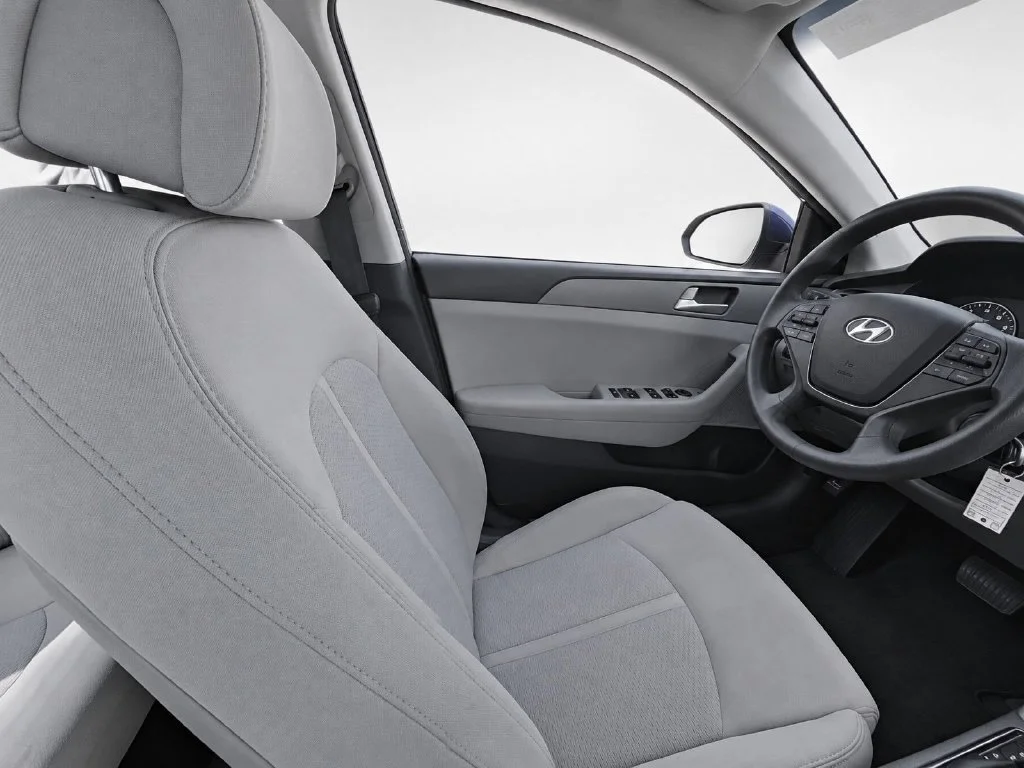 Used 2015 Blue Hyundai SE image 26
