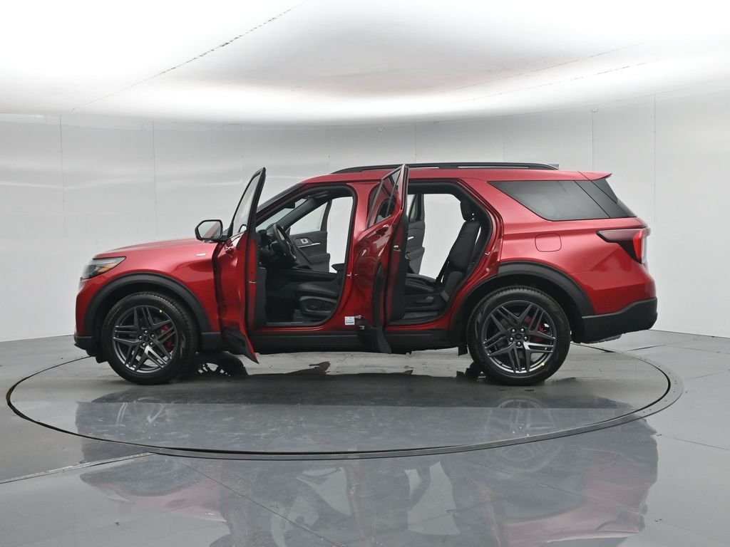 New 2026 Rapid Red Metallic Tinted Clearcoat Ford ST-Line image 35