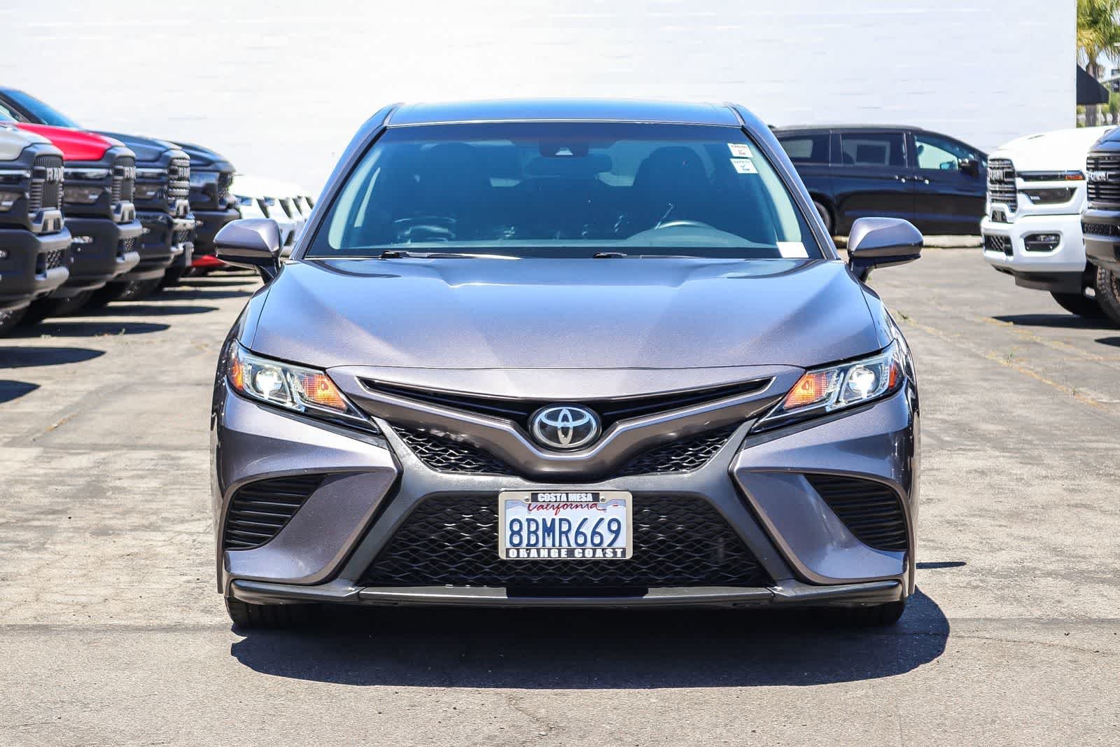 Used 2018 Toyota Camry SE with VIN 4T1B11HK0JU551939 for sale in Costa Mesa, CA