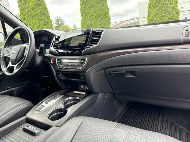 Used 2023 Lunar Silver Metallic Honda TrailSport image 25