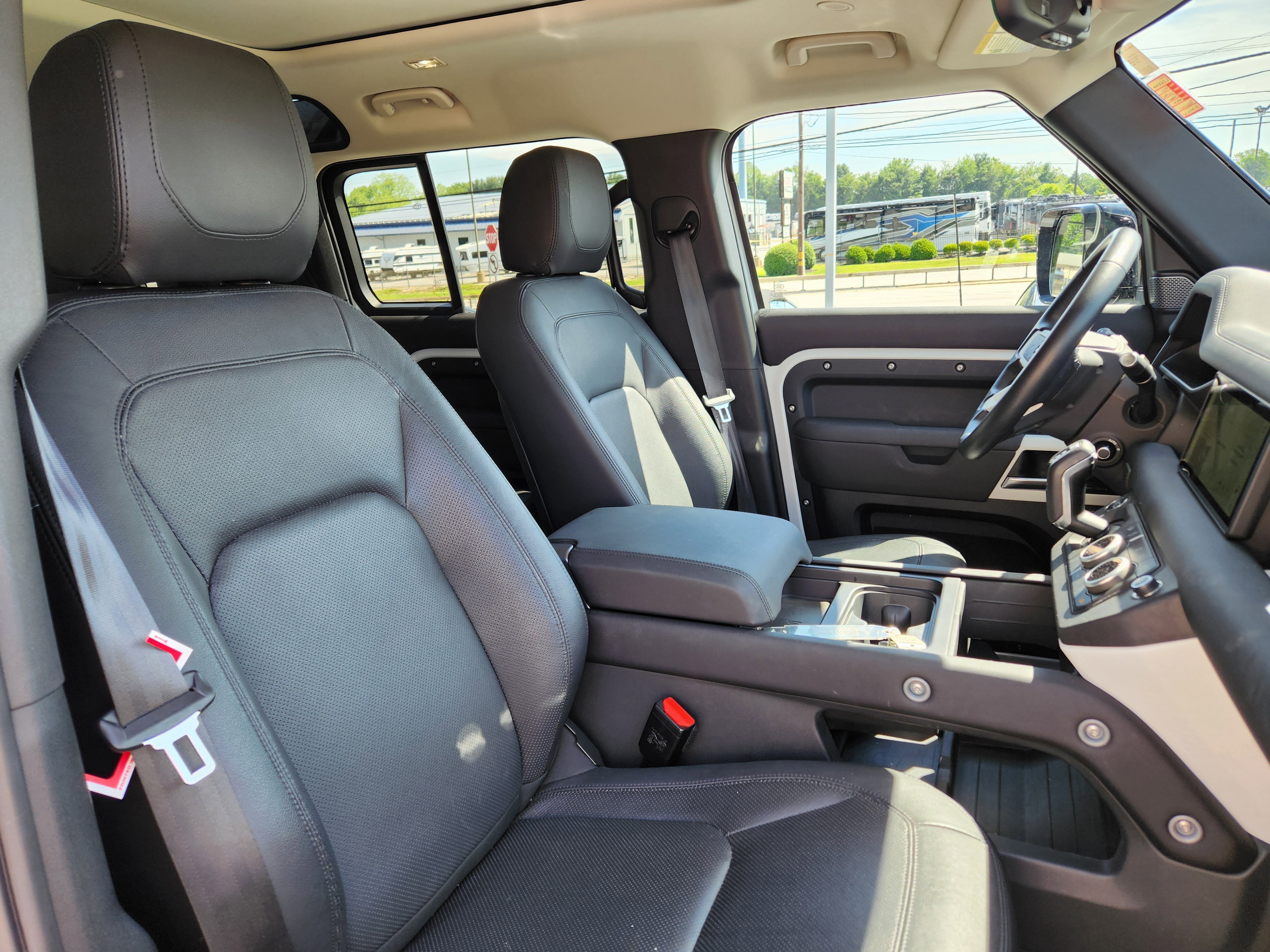 Certified Used 2024 Fuji White Land Rover S image 16