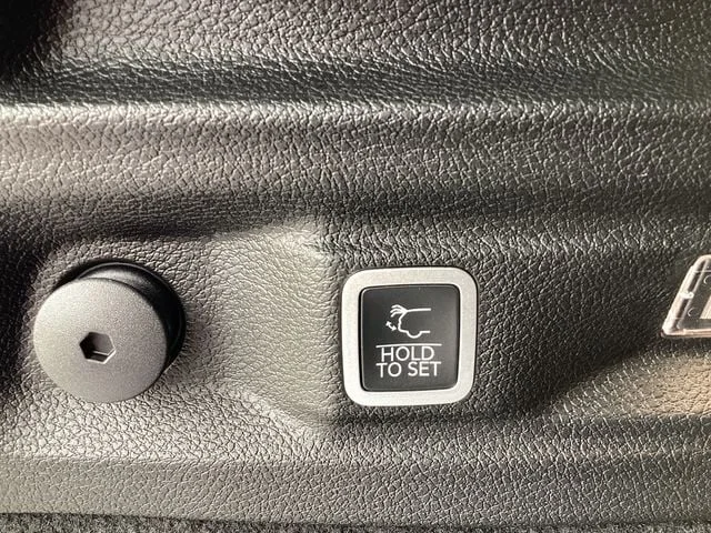 New 2026 Bright White Clearcoat Jeep L SUMMIT 4X4 image 24